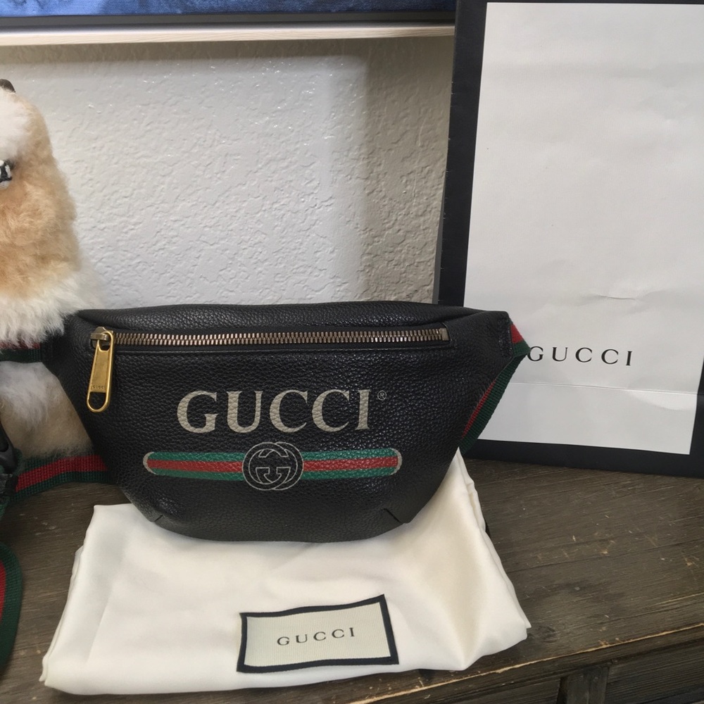 Gucci Small Black Pebbled Leather Belt Bag